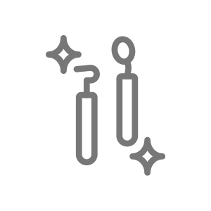 高濃度のポイックウォーターで口腔内や使用器具を消毒しています。